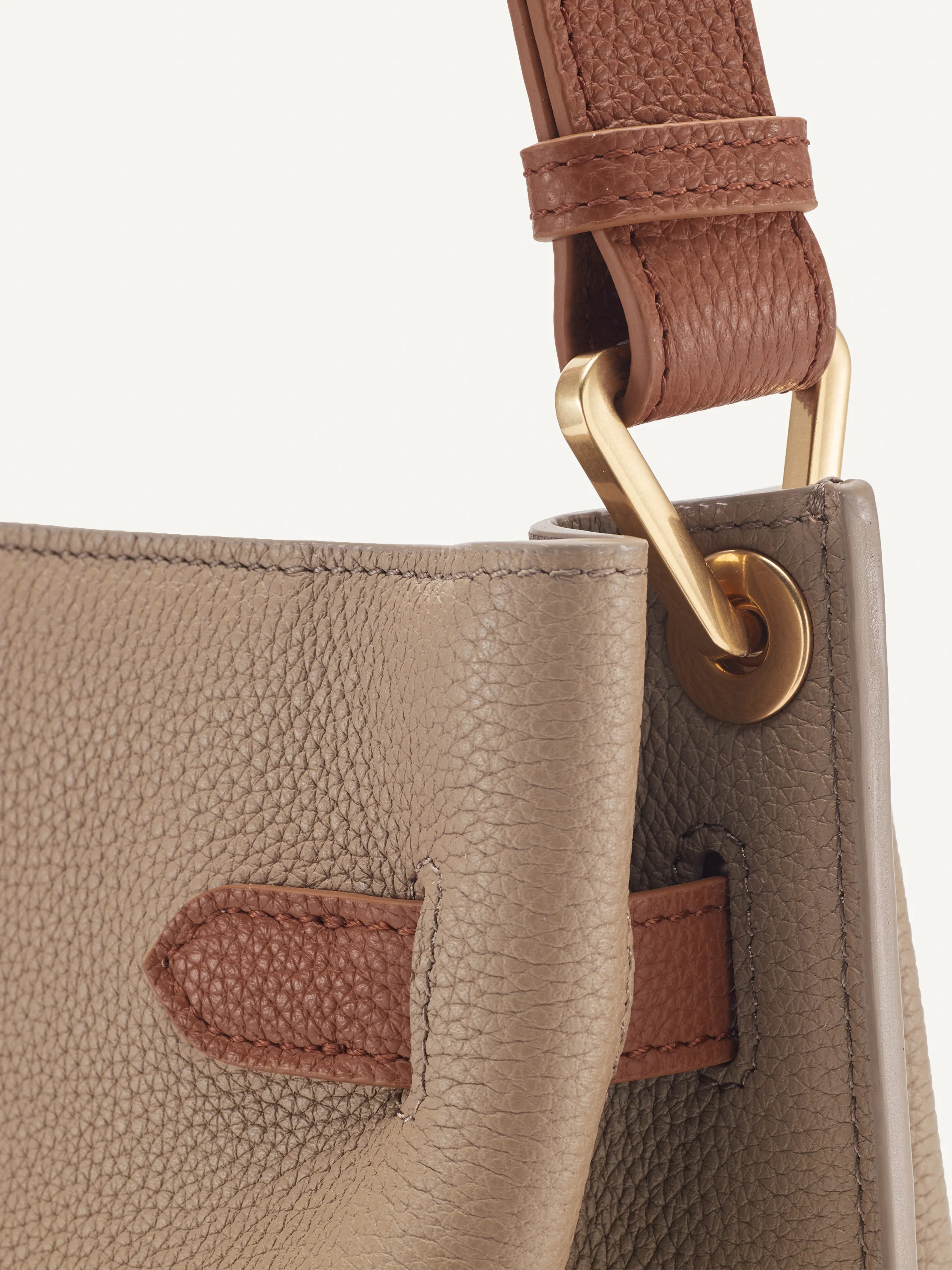 Madison Large Bucket Tote Bag - Image 16