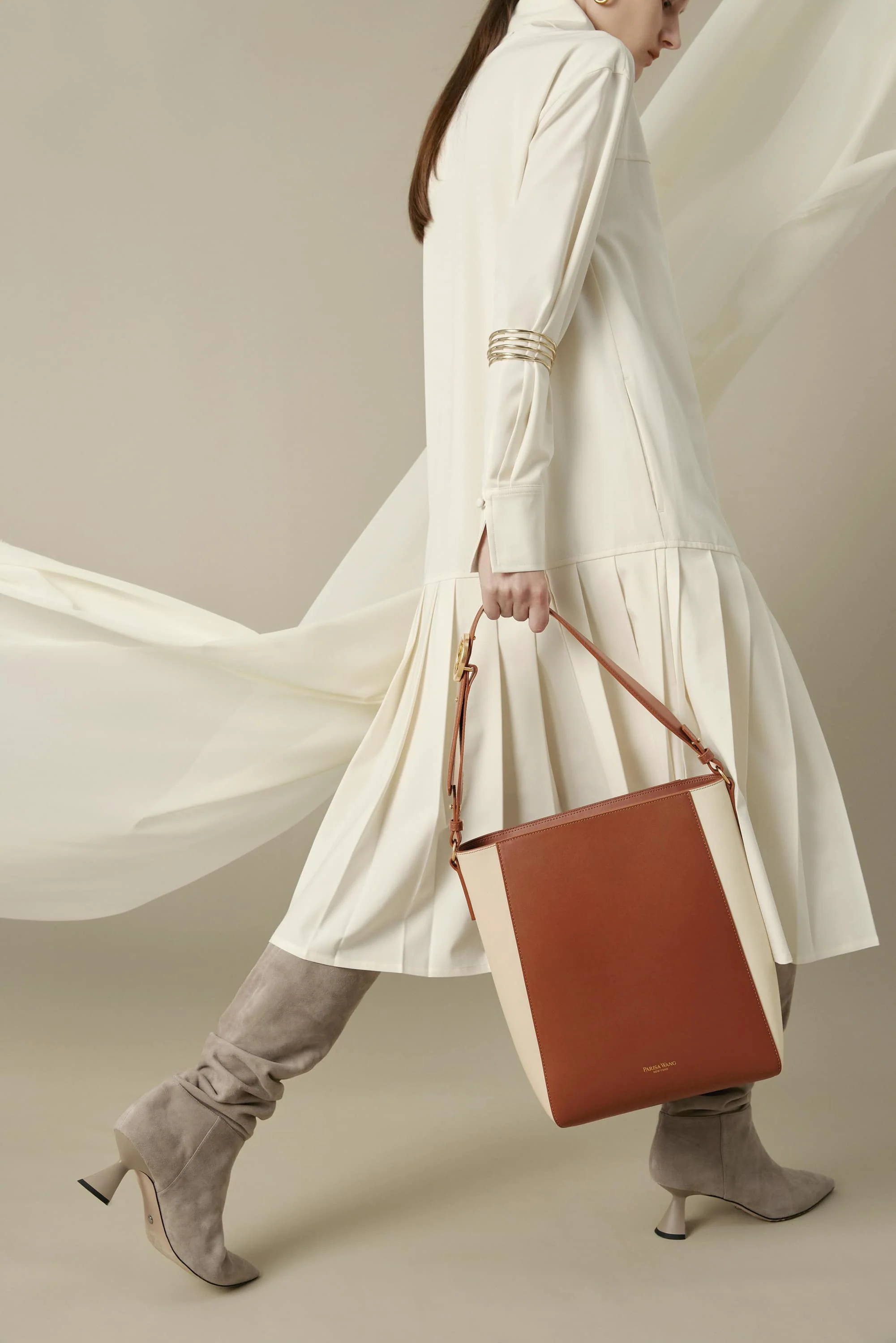 Carrie Medium Tote Bag - Image 20