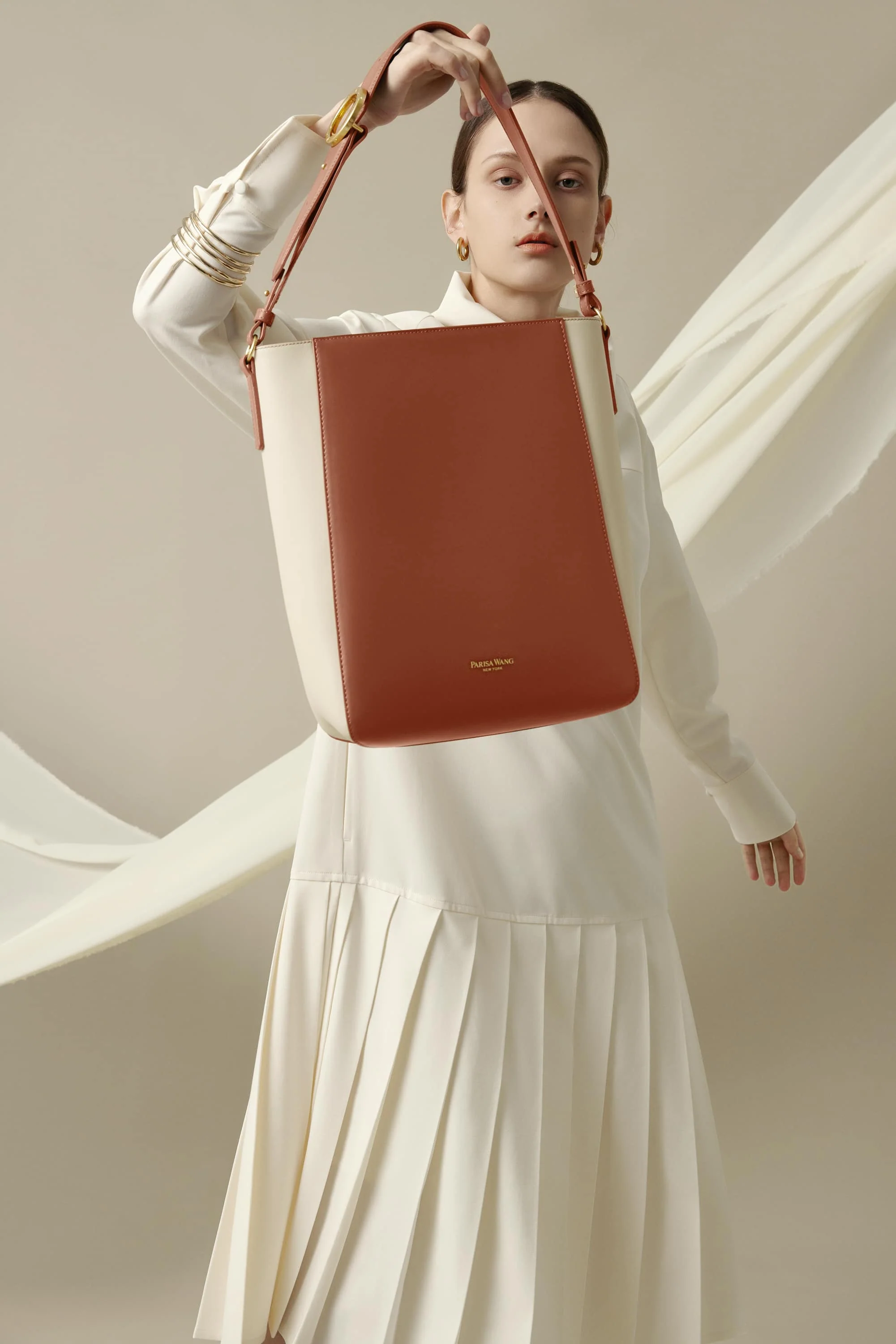 Carrie Medium Tote Bag - Image 21