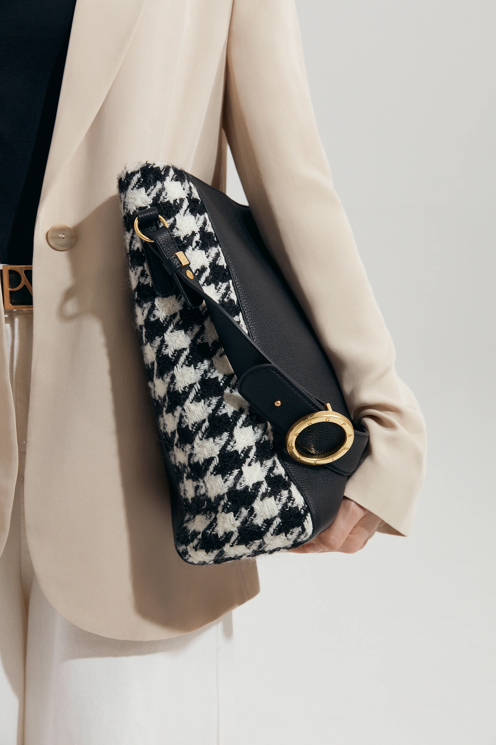 Carrie Medium Tote Bag - Image 45