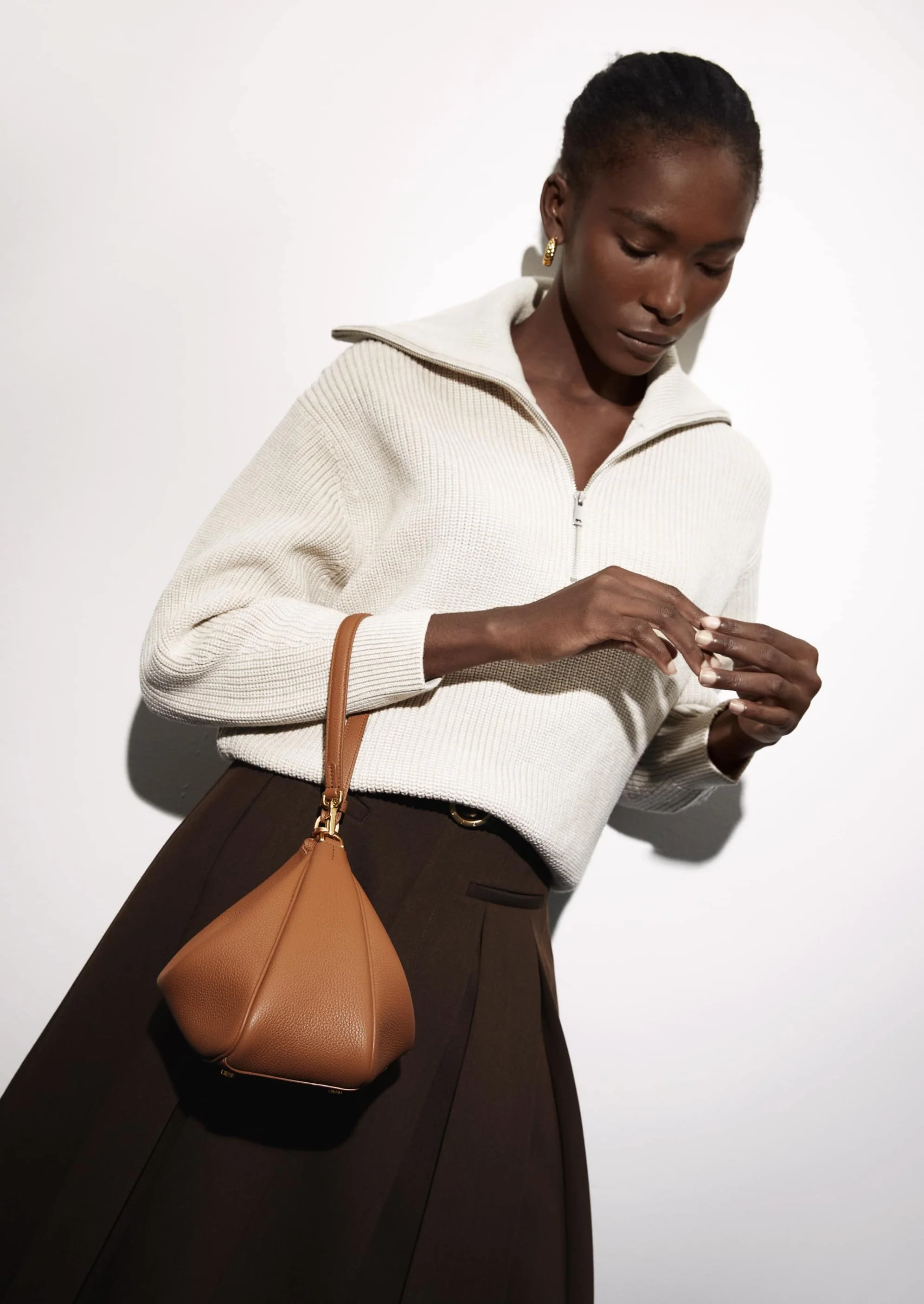 Sophie Soft Shoulder Bag - Image 30